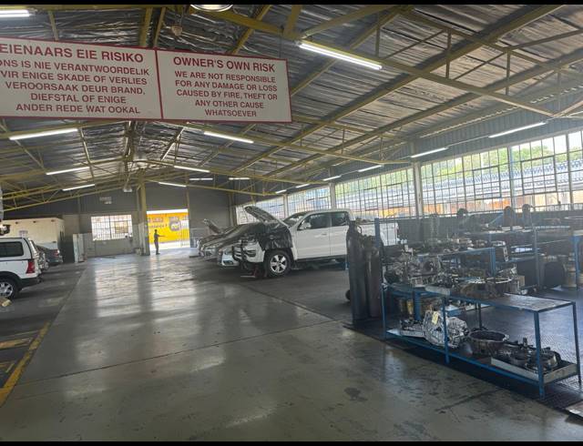 1,981M² BUSINESS FOR SALE IN BOKSBURG CENTRAL